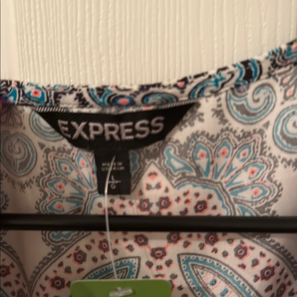 Patterned Women's Top - Picture 2 of 2